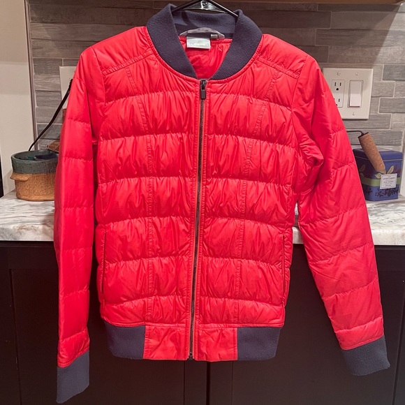 Athleta - Lightweight Puffer Jacket - Picture 2 of 5